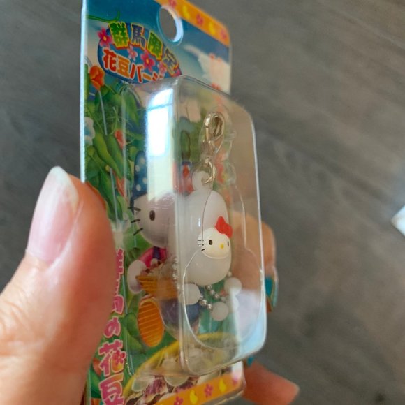 2005 HELLO KITTY RICE CELL CHARM - Picture 4 of 7